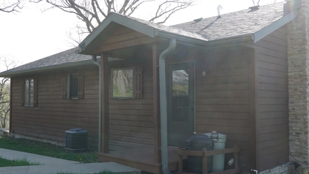 Home and Acreage For Sale - image 8