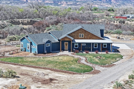 Country Home on Acreage in Fruita Colorado - image 3