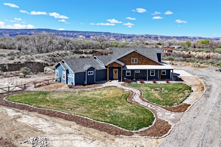 Country Home on Acreage in Fruita Colorado - image 1