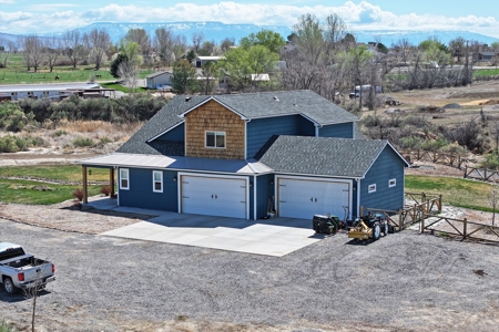 Country Home on Acreage in Fruita Colorado - image 5