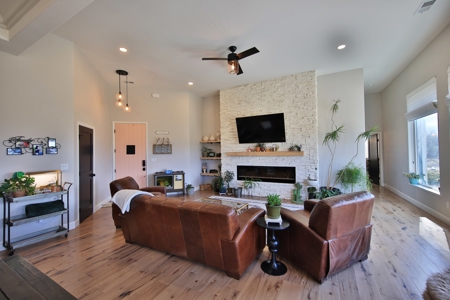 Country Home on Acreage in Fruita Colorado - image 10