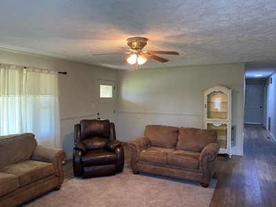 Country Home For Sale In Tn, 4.5Ac Creek, Basement & Shop - image 11