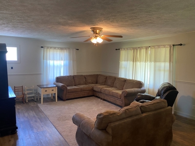 Country Home For Sale In Tn, 4.5Ac Creek, Basement & Shop - image 8