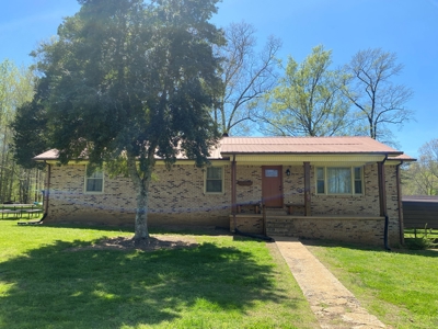 Country Home For Sale In Tn, 4.5Ac Creek, Basement & Shop - image 7
