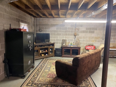 Country Home For Sale In Tn, 4.5Ac Creek, Basement & Shop - image 30