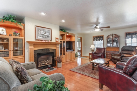 Country Home For Sale in Custer, WI - image 16