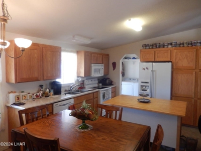 3 Bedroom, 2 Bath Home with RV Garage in Salome, Arizona - image 2