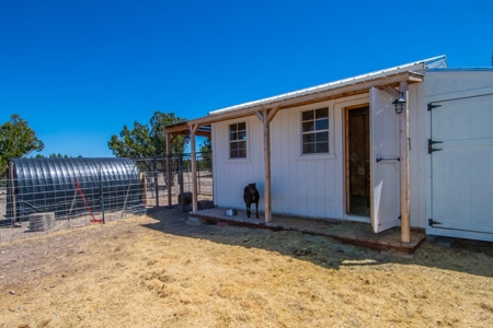 Horse / Cattle Ranch for Sale w/ Private Well in Seligman AZ - image 25