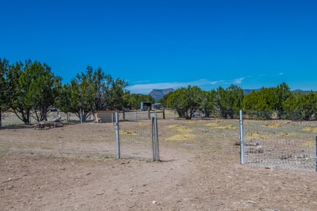 Horse / Cattle Ranch for Sale w/ Private Well in Seligman AZ - image 32