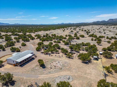 Horse / Cattle Ranch for Sale w/ Private Well in Seligman AZ - image 2