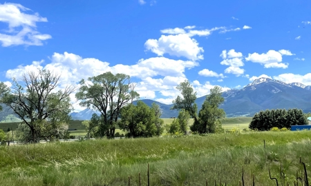 Paradise Valley Montana Family Home - image 18