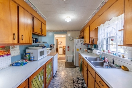 Country Home for sale in Alton Missouri - image 16