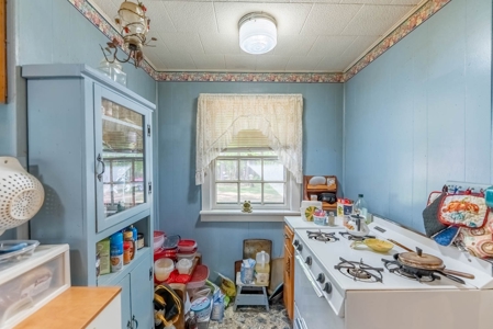 Country Home for sale in Alton Missouri - image 17
