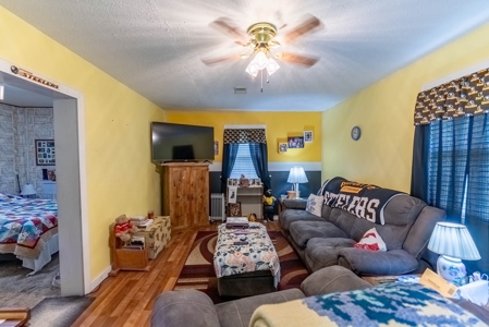 Country Home for sale in Alton Missouri - image 22