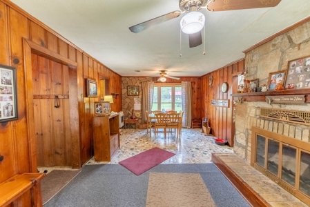 Country Home for sale in Alton Missouri - image 11