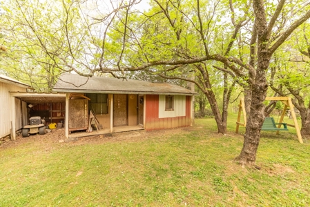 Country Home for sale in Alton Missouri - image 6