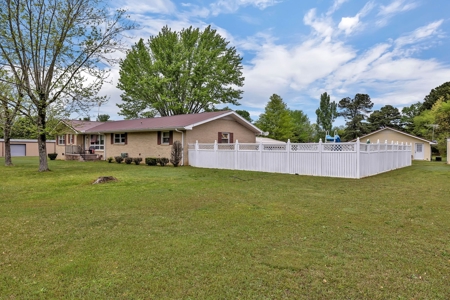 Country Home for Sale in Lewis County, Tennessee - image 6