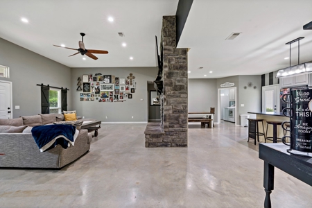 Executive Country Home on Acreage For Sale NE TX - image 4