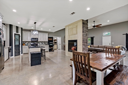 Executive Country Home on Acreage For Sale NE TX - image 8