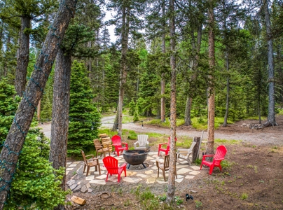 This Custom Cabin Epitomizes Mountain Living At It's Finest - image 47