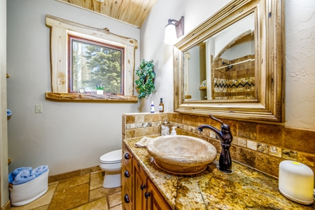 This Custom Cabin Epitomizes Mountain Living At It's Finest - image 17