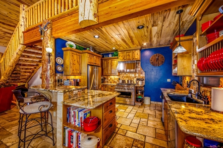 This Custom Cabin Epitomizes Mountain Living At It's Finest - image 12
