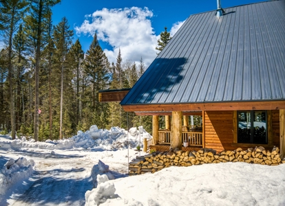 This Custom Cabin Epitomizes Mountain Living At It's Finest - image 34