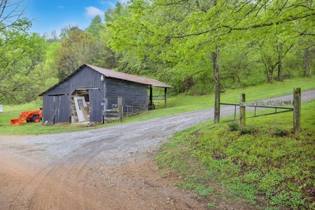 Country Home for Sale in Hickman County, Tennessee - image 38