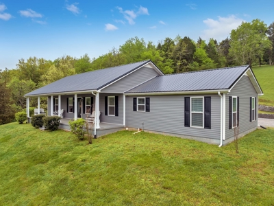 Country Home for Sale in Hickman County, Tennessee - image 3