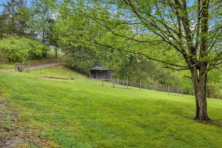 Country Home for Sale in Hickman County, Tennessee - image 40