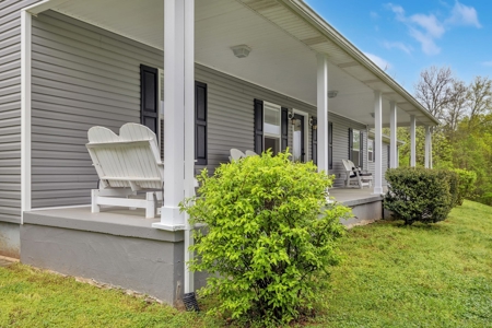 Country Home for Sale in Hickman County, Tennessee - image 4