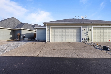 3 bedroom 2 bathroom townhome for sale in College Place - image 12