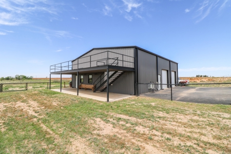 Country Home in New Home ISD with room for livestock - image 32