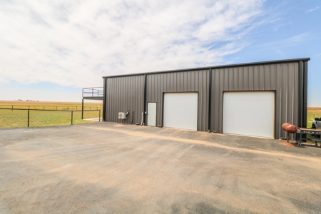 Country Home in New Home ISD with room for livestock - image 31