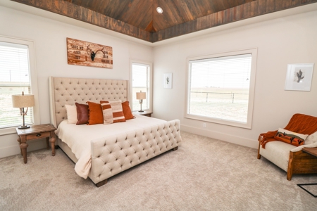 Country Home in New Home ISD with room for livestock - image 12