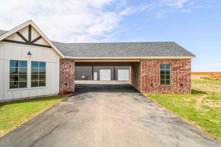Country Home in New Home ISD with room for livestock - image 7