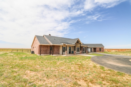 Country Home in New Home ISD with room for livestock - image 6