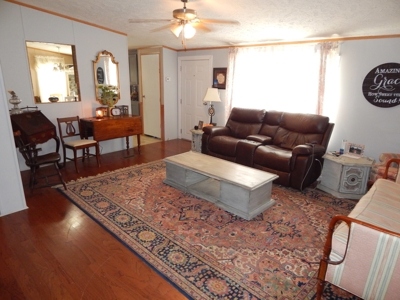 Tn Country Home on 7.34 Acres with Creek Frontage! - image 10
