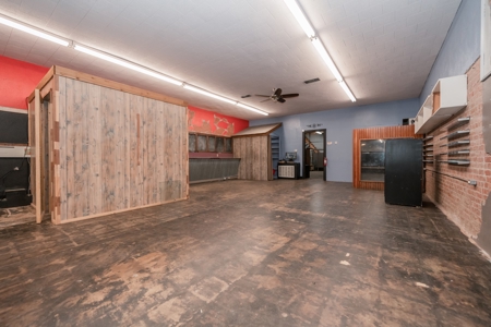 Commercial Retail Space for Sale in Hughes Springs, TX - image 20
