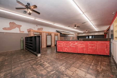 Commercial Retail Space for Sale in Hughes Springs, TX - image 22