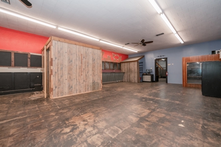 Commercial Retail Space for Sale in Hughes Springs, TX - image 19