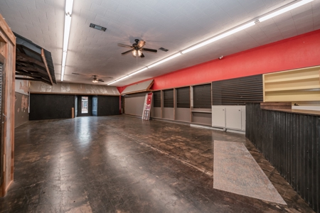 Commercial Retail Space for Sale in Hughes Springs, TX - image 26