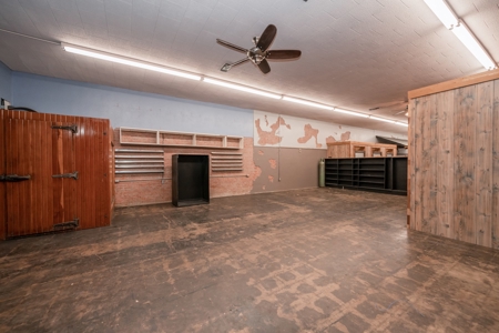 Commercial Retail Space for Sale in Hughes Springs, TX - image 16