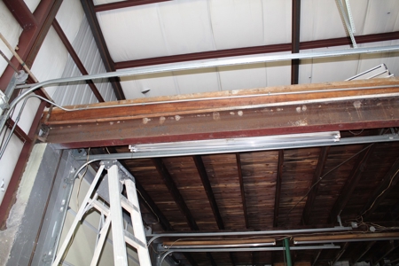 Large Shop or Garage Building with Lift for Repair Business - image 19