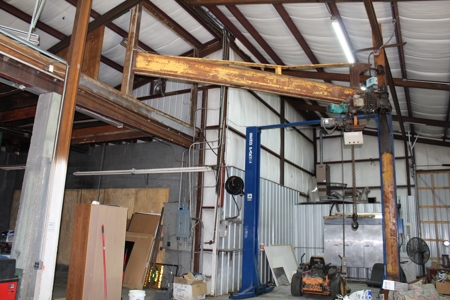 Large Shop or Garage Building with Lift for Repair Business - image 17