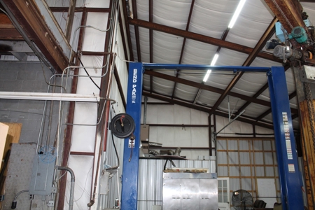 Large Shop or Garage Building with Lift for Repair Business - image 20