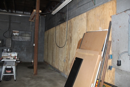 Large Shop or Garage Building with Lift for Repair Business - image 23