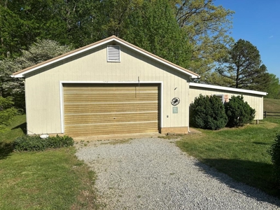 Discover Serenity: 10-Acre Paradise Awaits In Victoria, VA - image 24