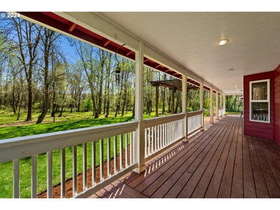 Country Home on Land For Sale in Battle Ground, WA! - image 29