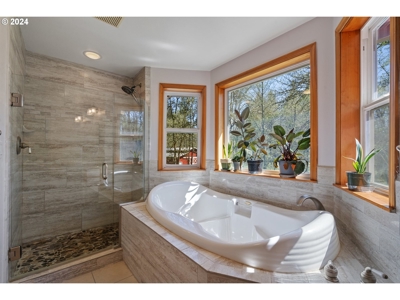 Country Home on Land For Sale in Battle Ground, WA! - image 21